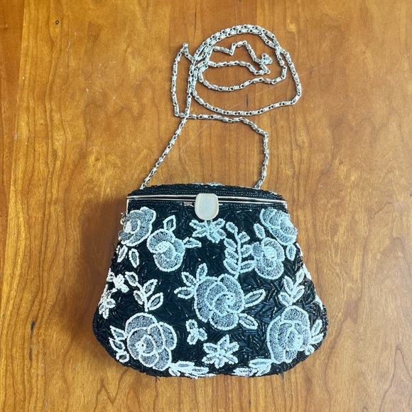 Vintage Handmade Black and White Floral Beaded Clutch Handbag with Silver Chain. - Picture 1 of 15